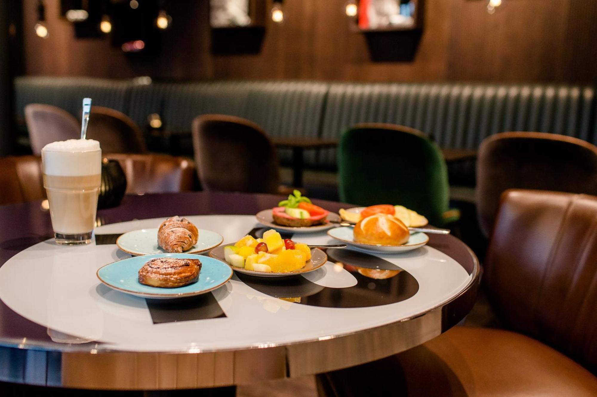Motel One Frankfurt-Eastside Frankfurt am Main Ngoại thất bức ảnh