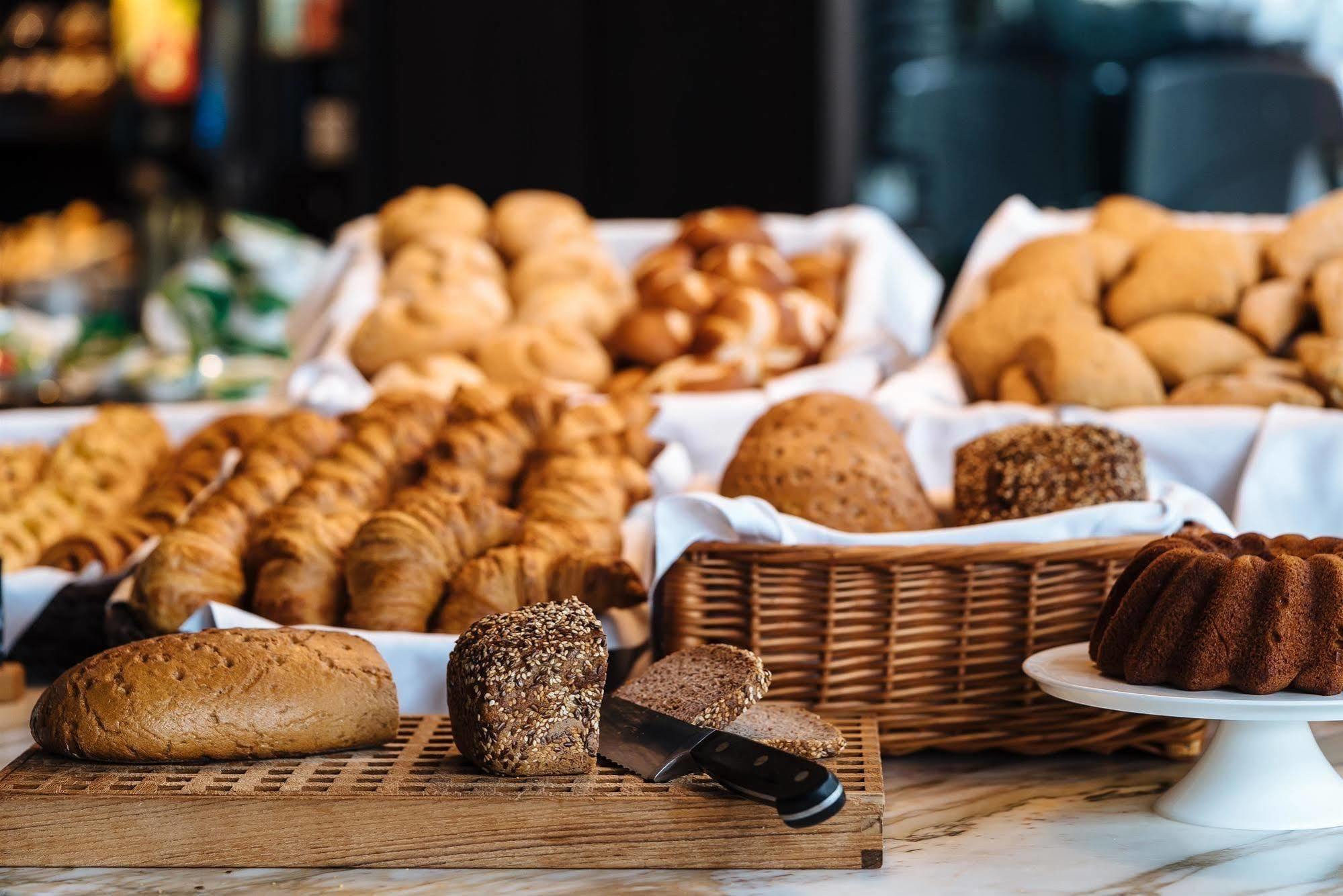 Motel One Frankfurt-Eastside Frankfurt am Main Ngoại thất bức ảnh