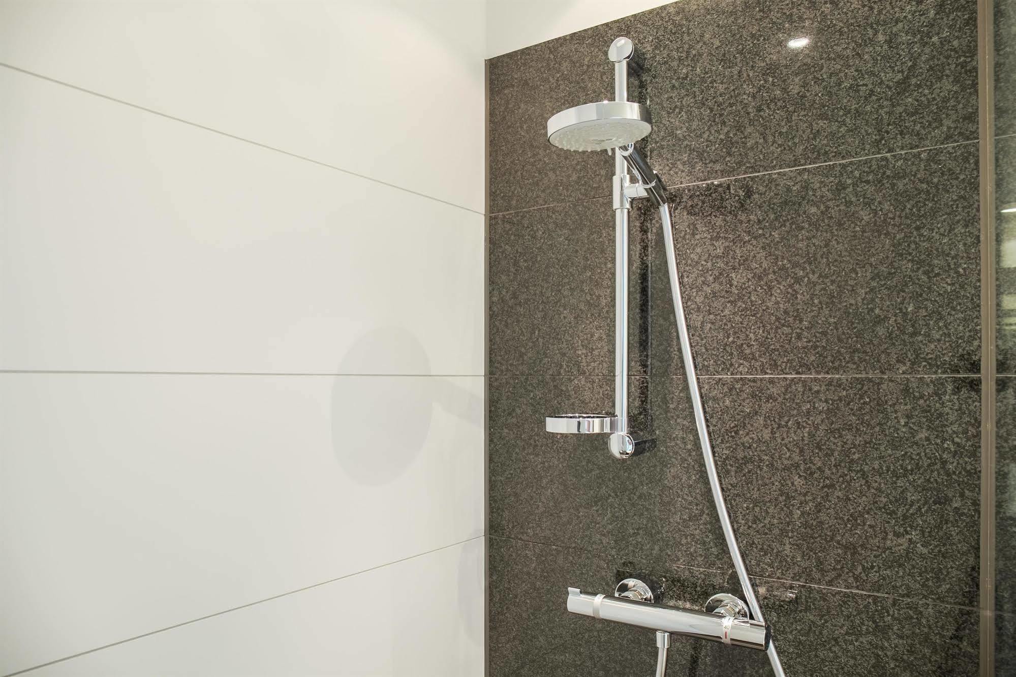 Motel One Frankfurt-Eastside Frankfurt am Main Ngoại thất bức ảnh
